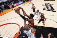 Finiks poveo 2-0 protiv Milvokija u NBA finalu