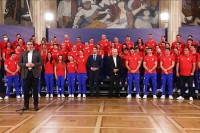 Predsjednik Vučić olimpijskom timu Srbije uručio zastavu za Olimpijske igre u Tokiju