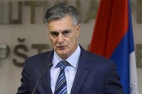 Karan: Britanija promoviše demokratiju bacanjem bombi sa osiromašenim uranijumom