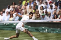 Finale Vimbldona: Novak osvojio treći set i poveo sa 2:1