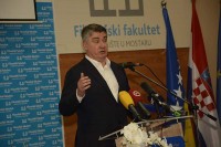 Milanović iz Mostara poručio da je BiH Evropi postala predzadnja rupa na svirali