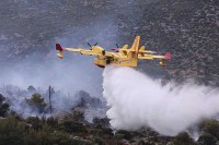 Kanaderi i “ertraktor” gase veliki požar kod Trogira