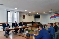Tegeltija: Pomoć opštini u rješavanju vodosnabdijevanja i uređenju poslovne zone