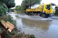 Ministarstvo apeluje na građane da zaštite imovinu zbog moguće pojave bujičnih voda i klizišta