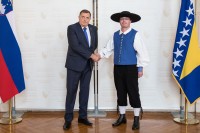 Нови амбасадор Словеније Дамијан Седар предао акдредитиве Додику