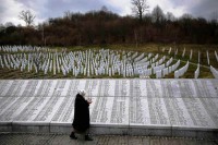 Izvještaj o stradanju svih naroda u srednjem Podrinju otkrio nove lažne žrtve u Srebrenici:  Na spomenik upisano najmanje 36 živih osoba