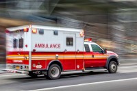 Ukradeno ambulantno vozilo sa pacijentom u Hjustonu