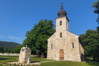 Hram Svetog proroka Ilije u Smoljani kod Bosanskog Petrovca duže od vijeka okuplja vjernike: Temelji vjere jači od svih udara