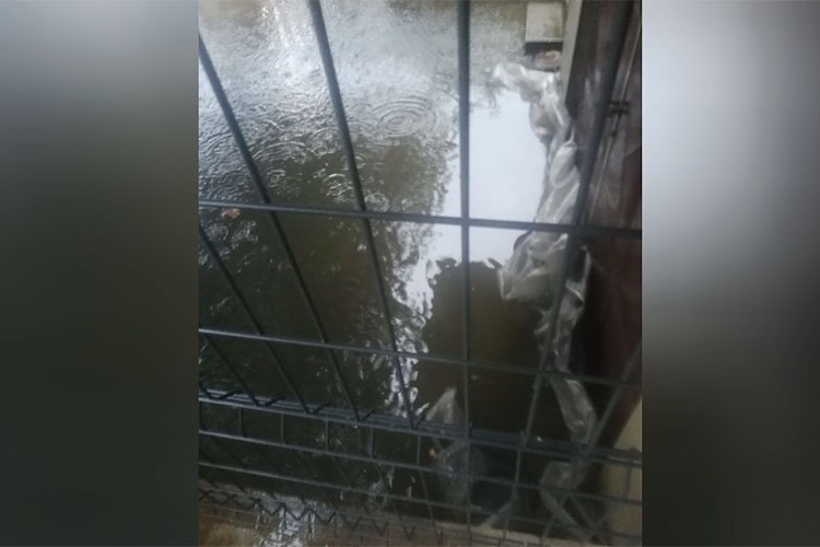 Jaka kiša praćena grmljavinom pogodila je Modriču i okolinu i izazvalo poplavu na gradskim ulicama