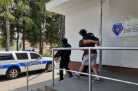 Tri lica lišena slobode zbog organizovanog kriminala: Pali i pomagači pripadnika Kavačkog  klana
