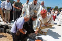 Mitropolit Hrizostom osveštao temelje manastirskog konaka u Tilavi