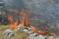 Svi požari pod kontrolom, oprez zbog vjetra i visoke temperature
