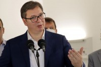 Vučić: Merkelova pred kraj mandata želi da pruži podršku i Incku i Šmitu
