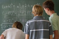 Đaci griju stolicu za popravni