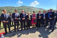 Premijer na Ozrenu položio cvijeće