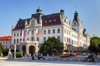 Странци из трећих држава теже до студија у Словенији