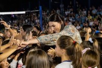 Уз ватромет и бакљаду Билећа дочекала Тијану Бошковић
