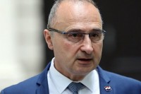 Grlić Radman pozvao Komšića da podnese ostavku