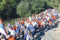 "Alahu ekber" i zastave "Islamske države" za vrijeme obilježavanja progona Srba