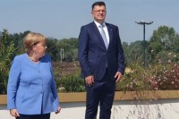 Tegeltija na sastanku s Merkelovom: EU stvara iluzije