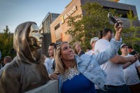 Otkrivena statua posvećena osnivaču bitkoina u Budimpešti