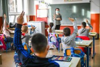 Korona dnevno zarazi jedno odjeljenje đaka