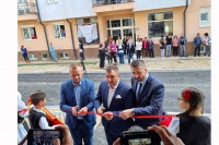 Ninković uručio ključeve stanova za 20 interno raseljenih u Bratuncu