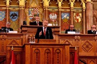 Izetbegović u Budimpešti optužio Srpsku za zastoj BiH na putu ka EU i diskriminaciju