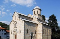 Квинта тражи спровођење одлуке о враћању земљишта манастиру Високи Дечани