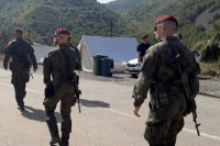 Кфор стигао на Јариње: Амерички, пољски и канадски војници на административној линији