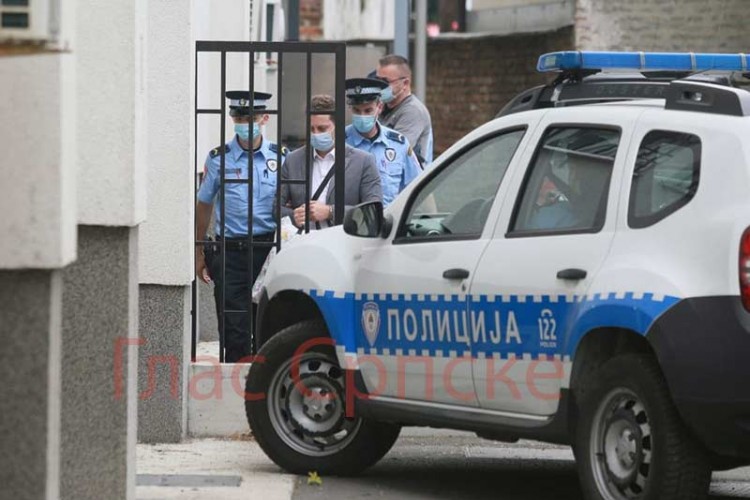 Зељковић и остали спроведени у суд