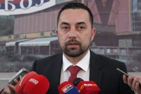 U petak Jerinić sa direktorima škola o finansiranju prevoza osnovaca
