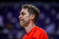 Lejkersi povlače Gasolov dres sa brojem 16