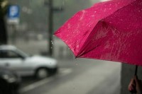 Sutra oblačno sa kišom, pljuskovima i grmljavinom