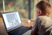 Edukacija o opasnostima na internetu potrebna i djeci i odraslima: I roditelji “izgubljeni” u virtuelnom svijetu