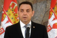Вулин: Постоје професиоинални демонстранти