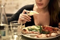Gradovi sa najskupljom i najjeftinijom hranom u restoranima u Evropi