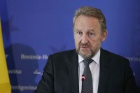 Izetbegović: Neka Vučić predloži termin, ja ću lokaciju