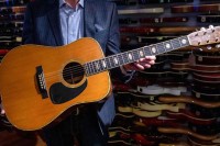 Kleptonova gitara prodata za 625.000 dolara