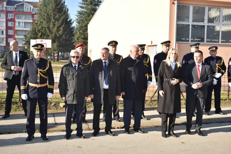 Званичници положили вијенце на централно спомен-обиљежјe