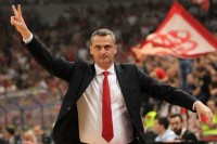 Zvezda protiv Olimpijakosa, Barse i Bajerna u "Pioniru"