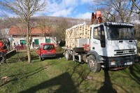 Пројекат "Нисте сами-имате пријатеље": Уручени храна, хигијена и дрва