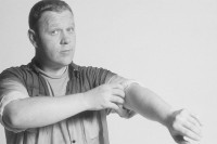 Preminuo Stiv Bronski