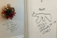 Pronađeno lice koje je pisalo prijeteće poruke na vratima u Sarajevu