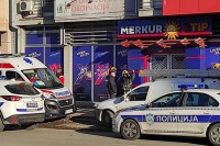 Мушкарца који је пријетио самоубиством у Новом Саду одвела Хитна помоћ