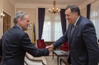 Satler: Dodik možda želi da natjera Bošnjake na pregovore