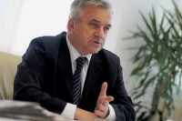 Čubrilović: Srpska treba da zaštiti svoj status