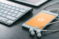 Epl telefoni od sljedeće godine neće imati slot za SIM karticu?
