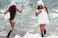 Ruska sirena: Pliva u zaleđenim jezerima i tvrdi da joj to osigurava dobar imunitet VIDEO