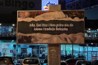 U Zenici postavljen bilbord protiv novogodišnjih praznika